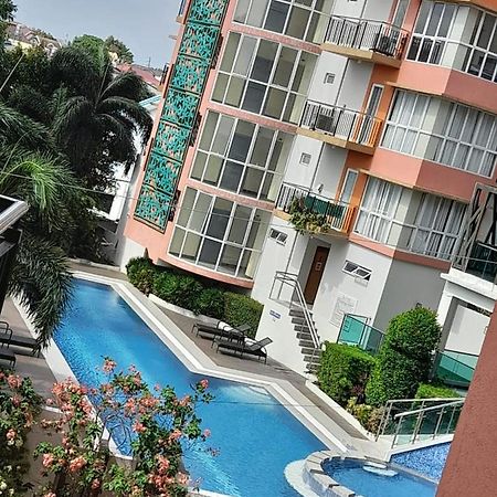 Lancris Residence Paranaque City المظهر الخارجي الصورة